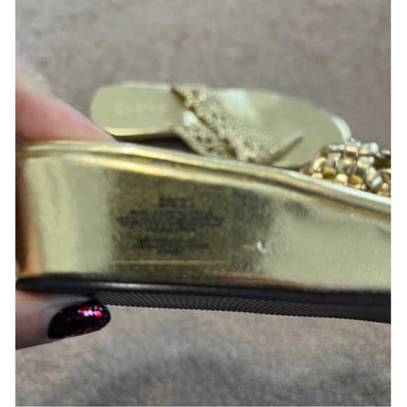 gold wedge heel thong sandal - Picture 3 of 5
